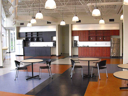 北京、上海、浙江、廣東、廣西各種健身、幼兒園、學校單位PVC塑膠地板施工